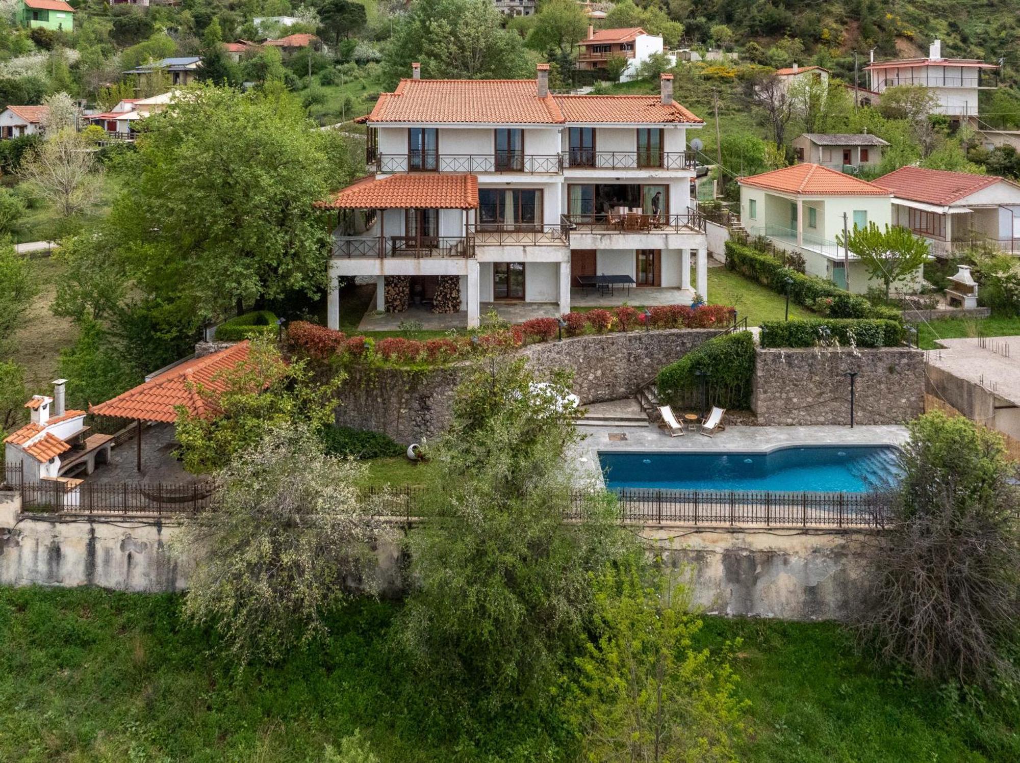 Traditional Luxury Villa Armonia Aigio Dış mekan fotoğraf