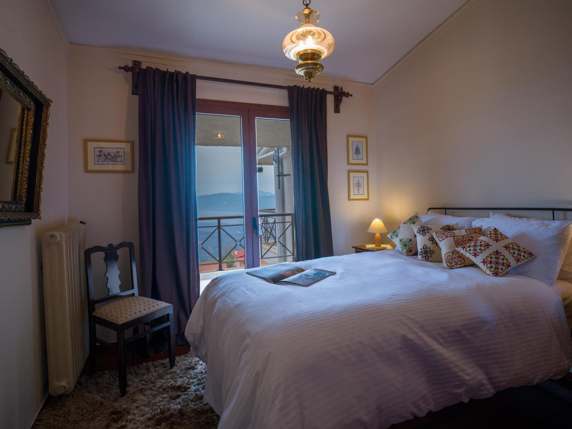 Traditional Luxury Villa Armonia Aigio Dış mekan fotoğraf