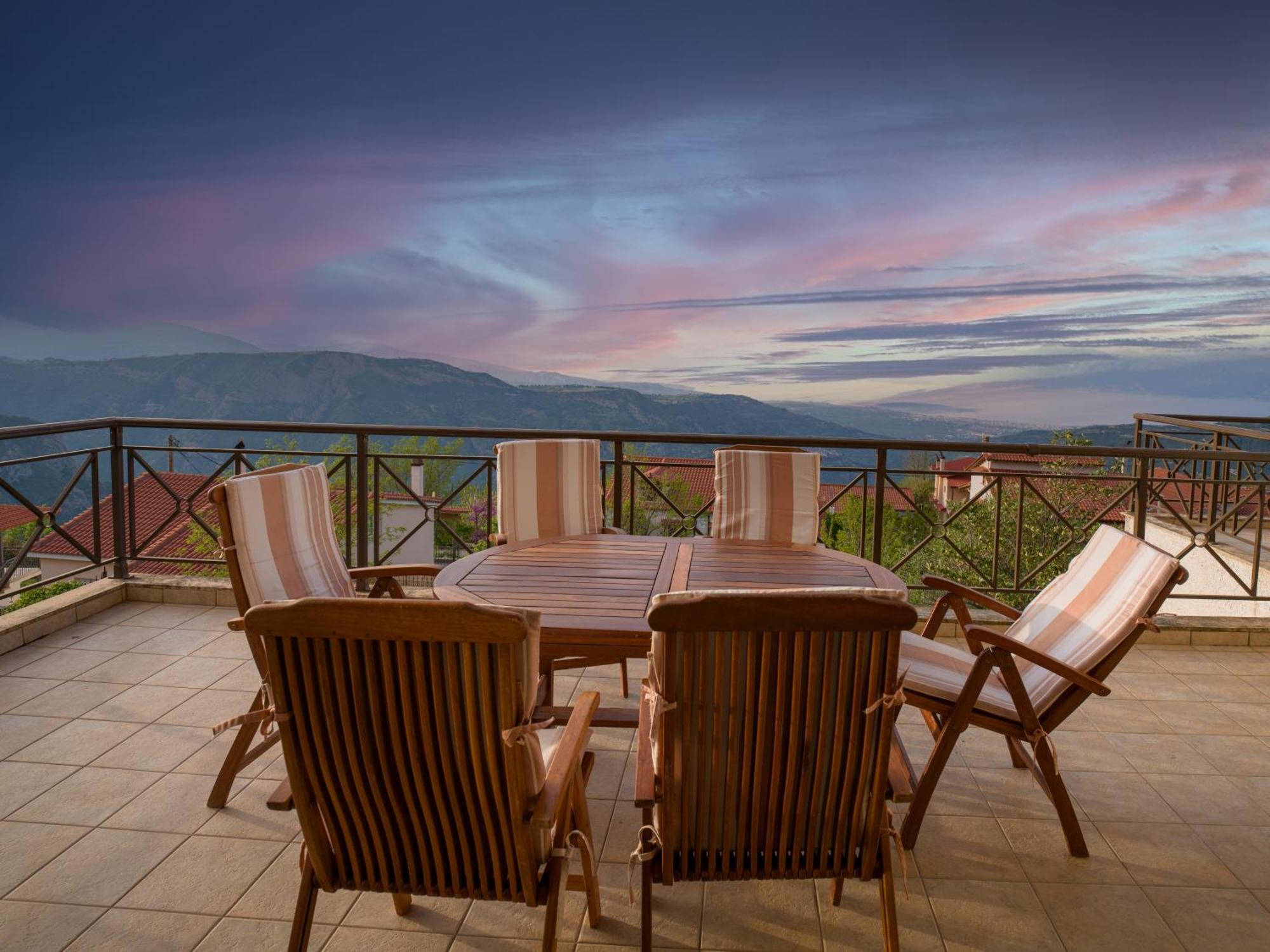 Traditional Luxury Villa Armonia Aigio Dış mekan fotoğraf